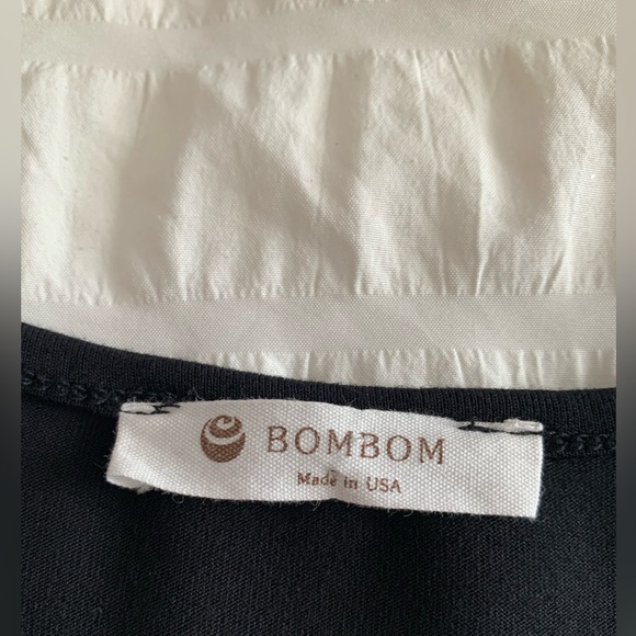 BOMBOM Black Sleeveless Top with Crisscross Detail - Picture 5 of 16